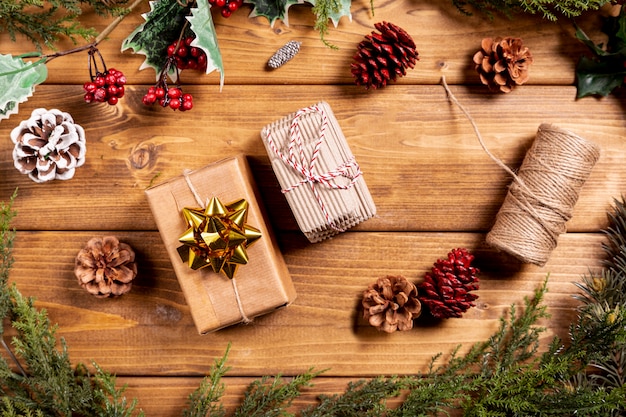 Foto gratuita fondo de navidad con pequeños regalos