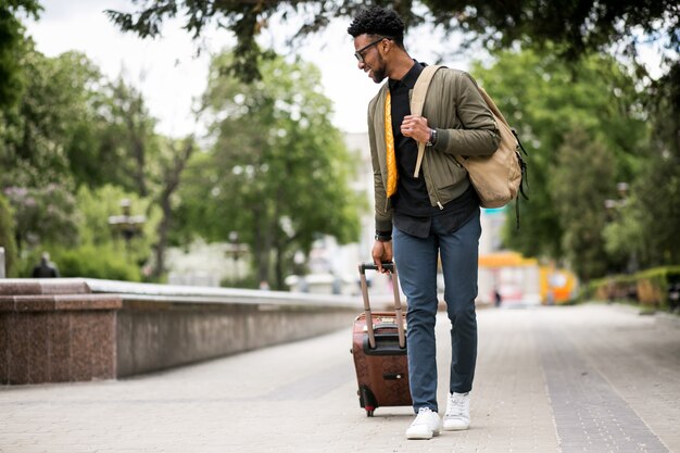 Fondo negro hombre africano moda