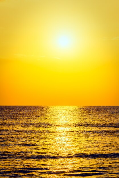 Fondo de las ondas del océano horizonte de vacaciones