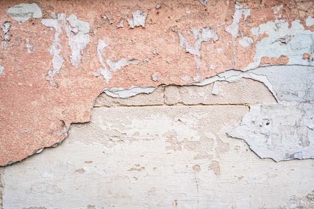 Fondo de textura de pared de hormigón rosa en blanco