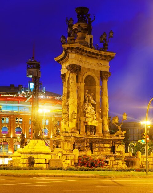 Fontain en la plaza de España en Barcelona