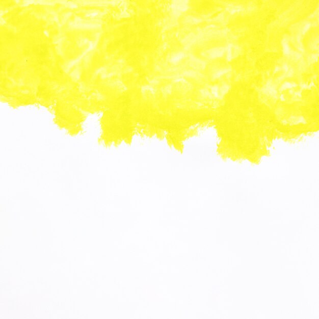 Forma de pintura amarilla acuarela