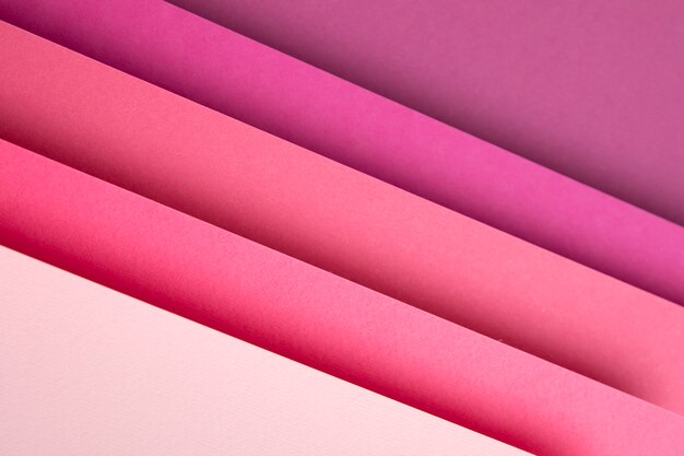 Formas de papel psicodélico en diferentes tonos de color.