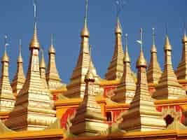 Foto gratuita foto de la pagoda thanboddhay mandalay myanmar