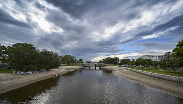 Foto gratuita foto del río mooloolaba en los suburbios de australia