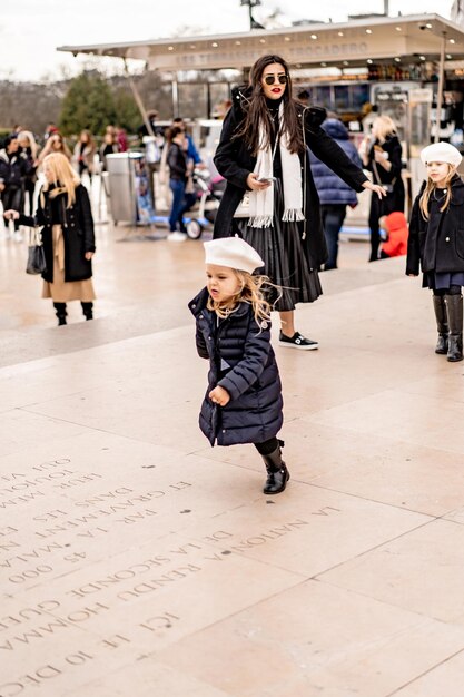 Foto gratuita fotos de la calle, lugares, personas. francia, parís. marzo 2020