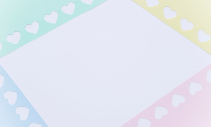 Photo Gratis frames in shapes of little paper hearts