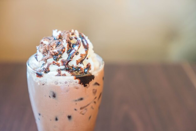 Frappe de chocolate con cobertura de crema