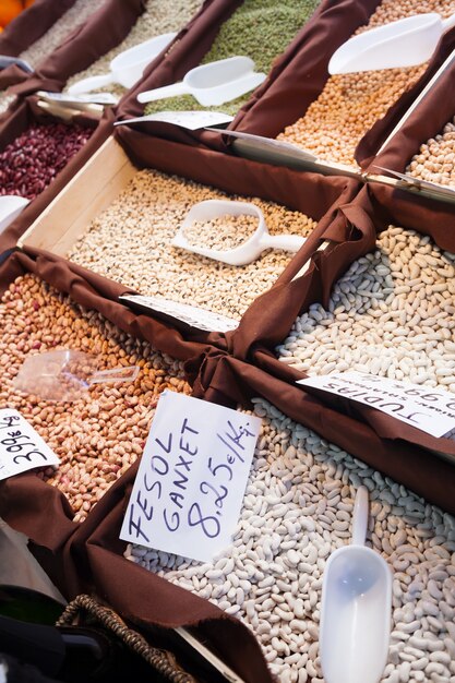 frijoles en la tienda mostrador