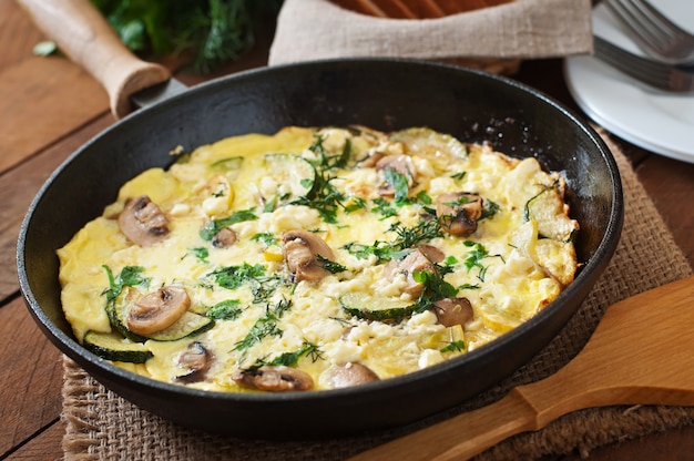 Frittata con champiñones, calabacín y queso