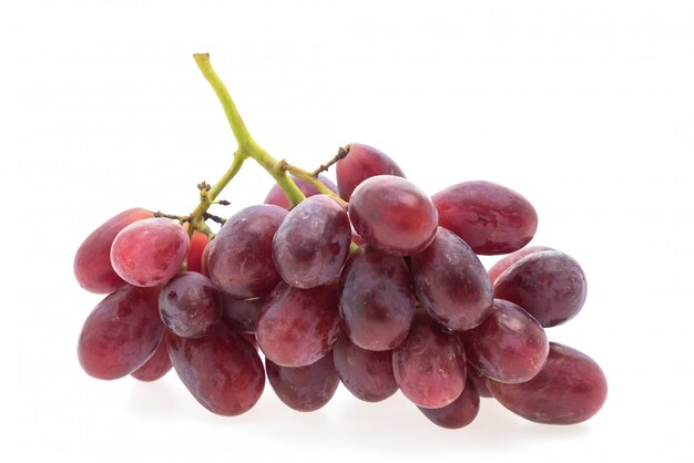 Fruta de las uvas aislada en el fondo blanco