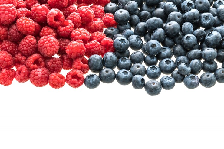 Foto gratuito frutas de arándano y frambuesa