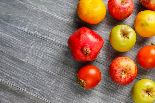 Foto gratuita frutas de otoño ecológicas.