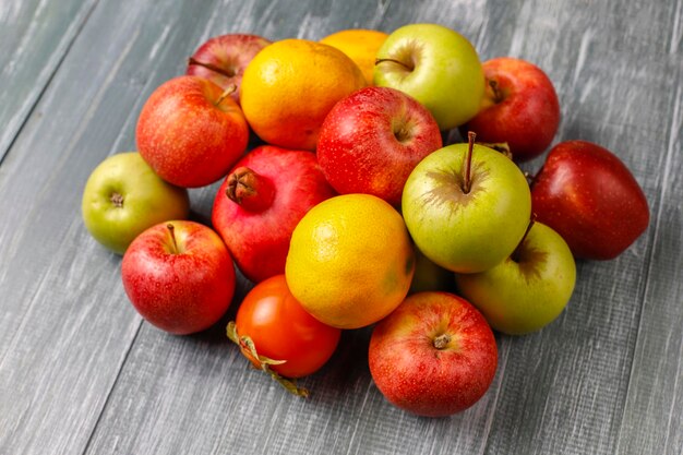 Frutas de otoño ecológicas.