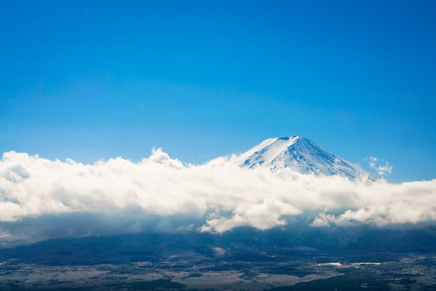 Fuji de la montaña con el cielo azul, Japón