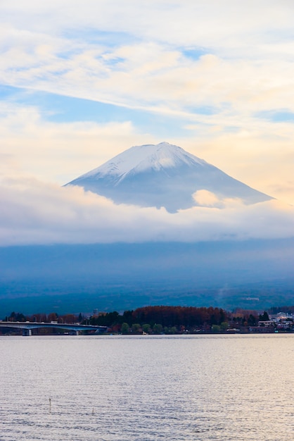 Fuji volcán hermoso día mt