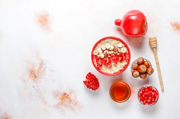 Gachas de avena con manzanas y canela.