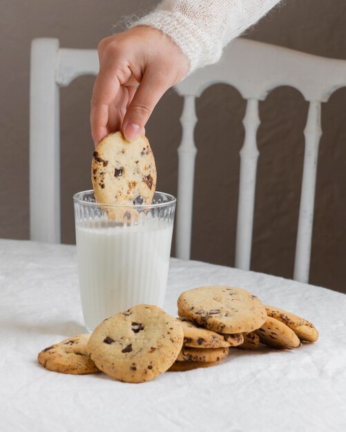 Galleta de explotación de mano de primer plano