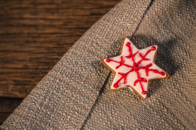 Foto gratuita galleta con forma de estrella sobre una tela