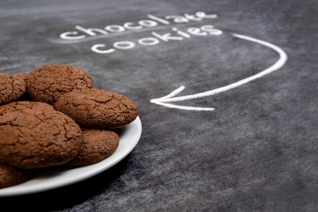 Galletas de chocolate dulce en placa