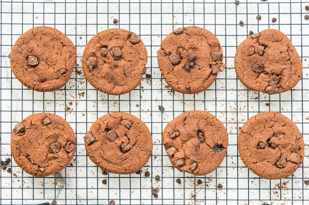 Foto gratuita galletas de chocolate