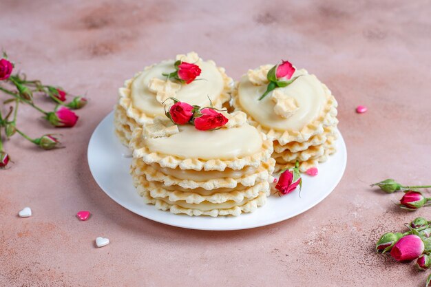 Galletas de gofres con deliciosa crema casera.