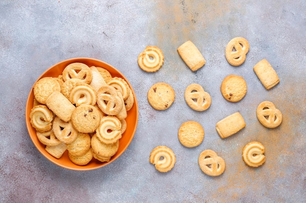 Foto gratuita galletas de mantequilla danesas.