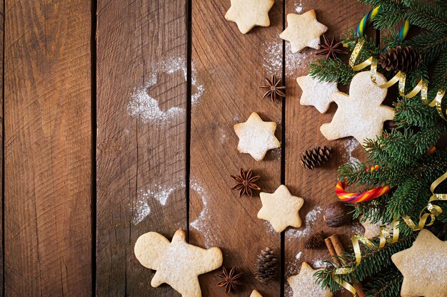 Galletas de navidad y guirnaldas