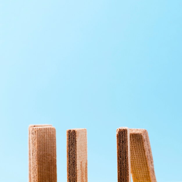 Galletas de la oblea con el espacio azul de la copia