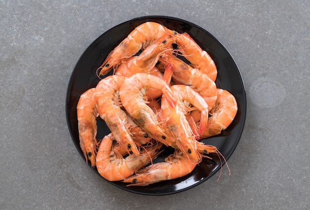 Foto gratuita gambas enteras cocinadas del tigre