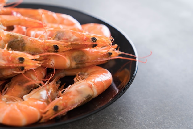 Gambas enteras cocinadas del tigre