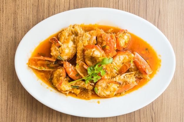 Gambas fritas y camarones con ajo