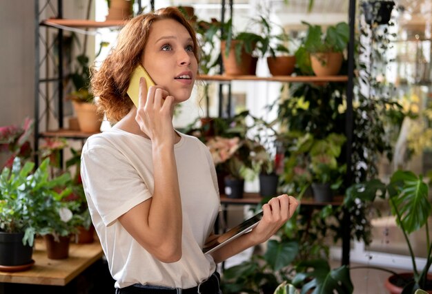 Gerente de pequeñas empresas en su taller