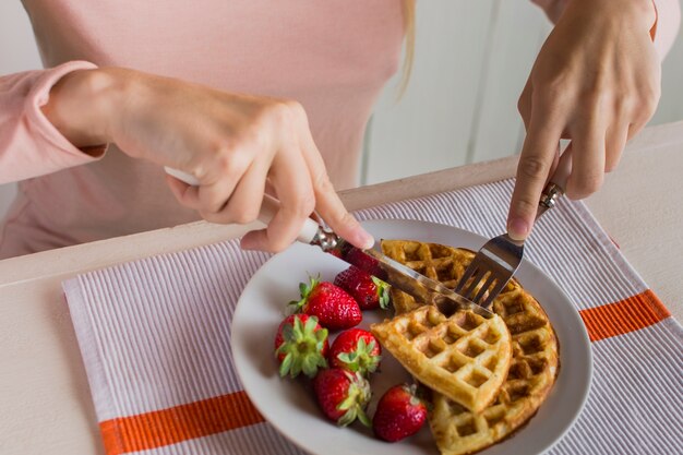 Gofres deliciosos con fresas