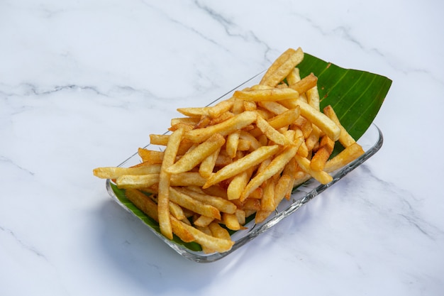 Golden Delicious Papas Fritas Snack concepto.