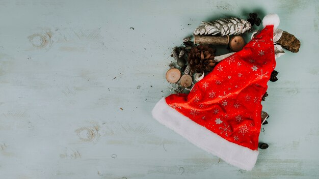 Gorro de navidad y espacio