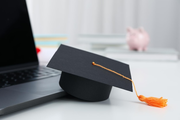 Graduación en concepto de escuela secundaria y universidad