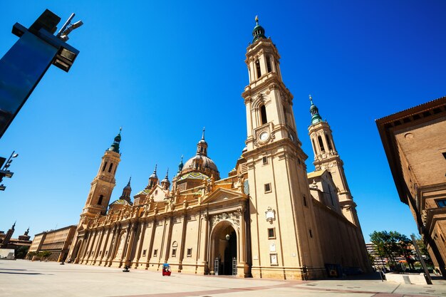 Gran angular disparo de Basílica de Nuestra Señora del Pilar