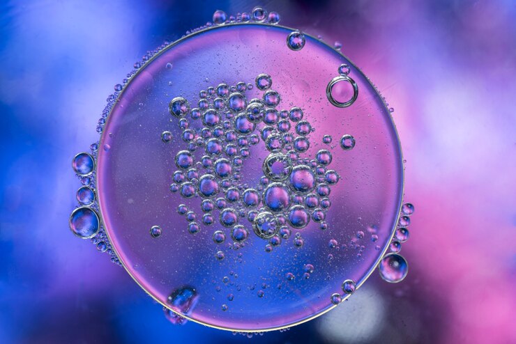 Foto gratuito gran textura violeta y burbuja azul.