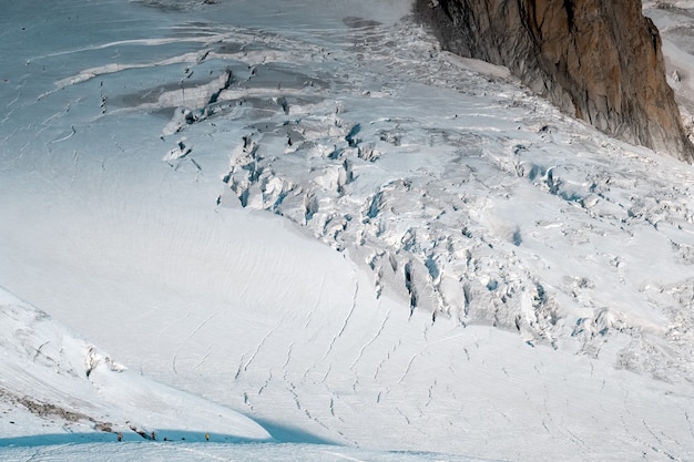 Gran tiro de glaciares ruth cubiertos de nieve