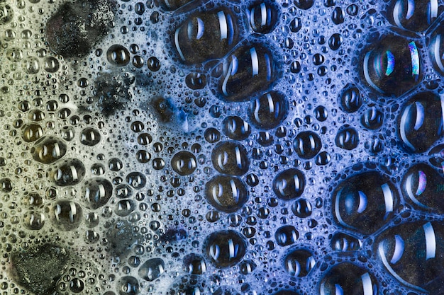 Grandes burbujas azules