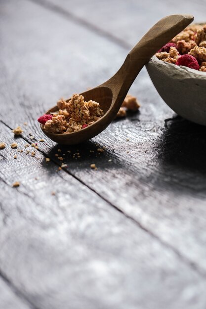 Granola. Delicioso desayuno en la mesa