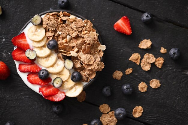 Granola. Delicioso desayuno en la mesa