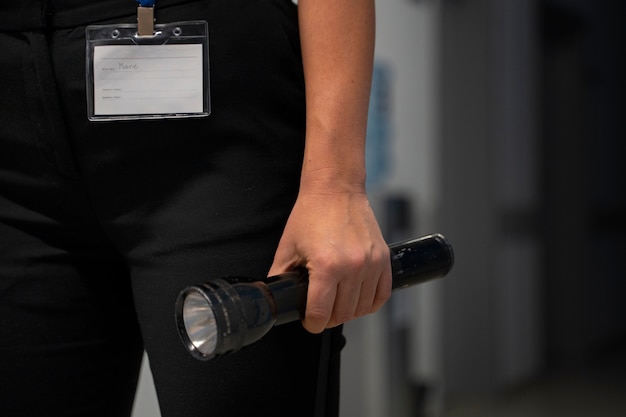 Guardia de seguridad en el lugar de trabajo