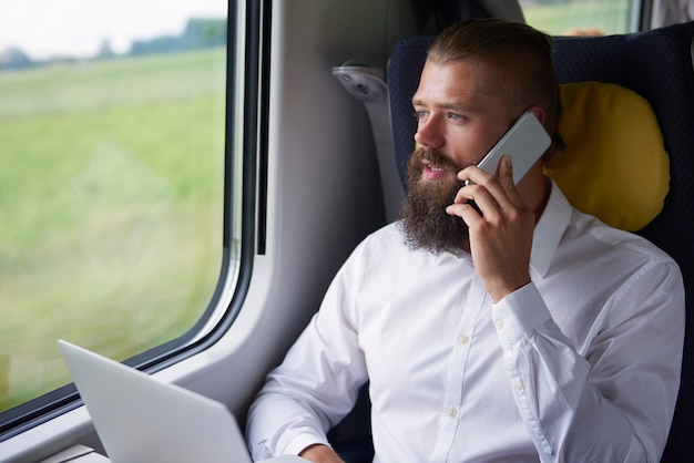 Hacer negocios mientras viaja en tren