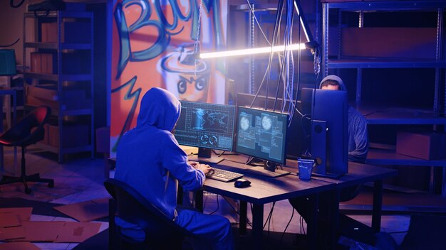 Los hackers se apresuran a evadir la aplicación de la ley