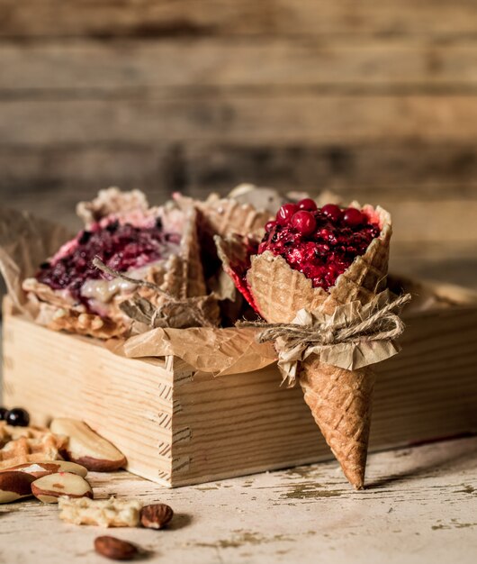 helado en caja de madera