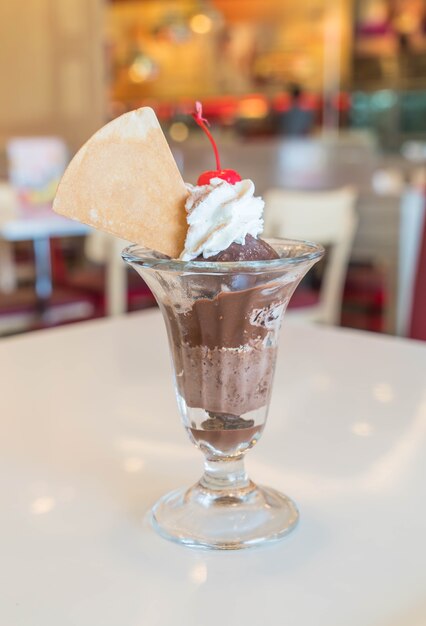 Helado de helado de chocolate