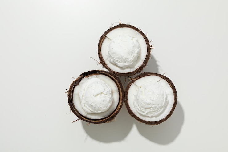 Foto gratuito helado de postre de verano helado con coco