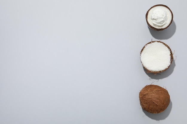 Helado de postre de verano helado con coco.